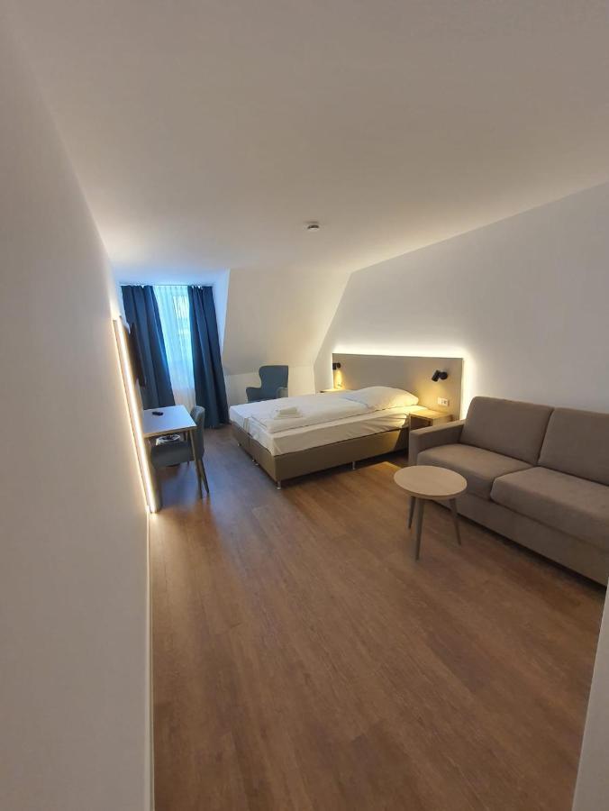 Hotel Zur Traube Moglingen 외부 사진