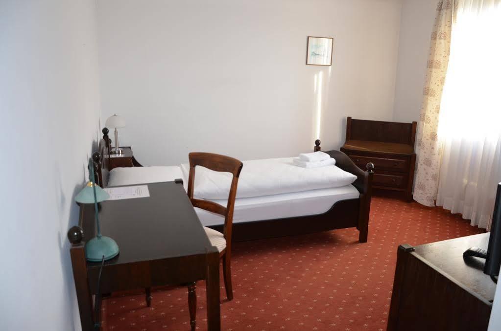 Hotel Zur Traube Moglingen 외부 사진