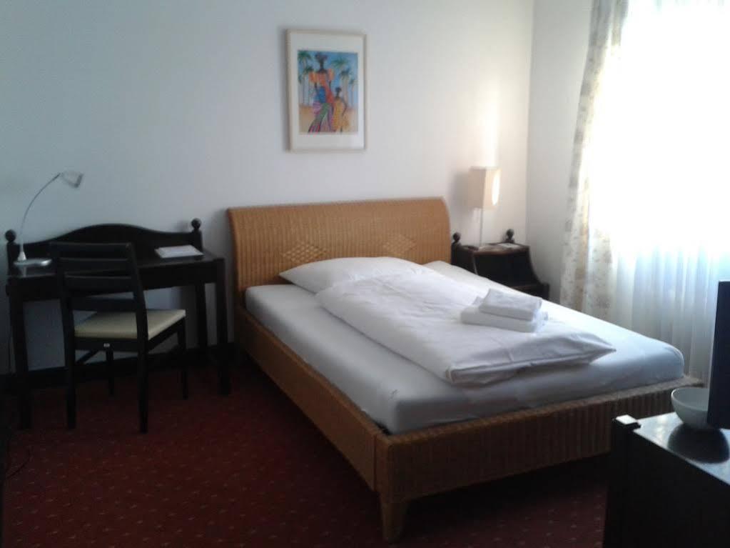 Hotel Zur Traube Moglingen 외부 사진